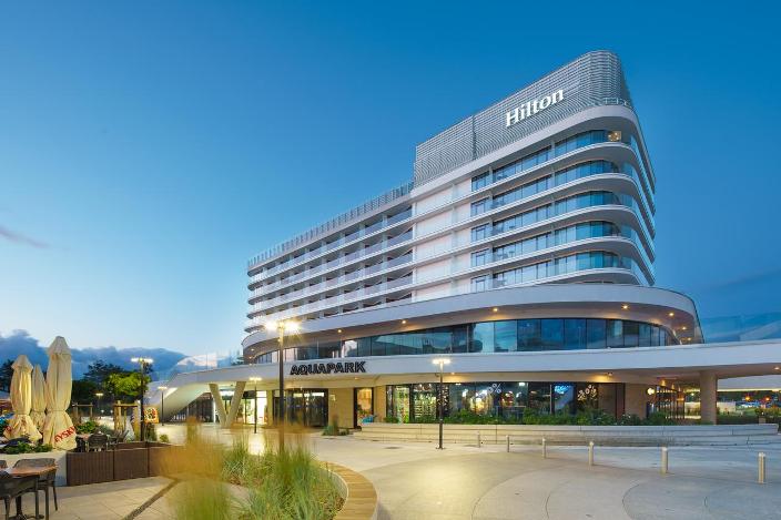 Hilton Resort & Spa W & S