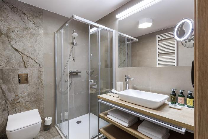 Platinum Mountain W & S