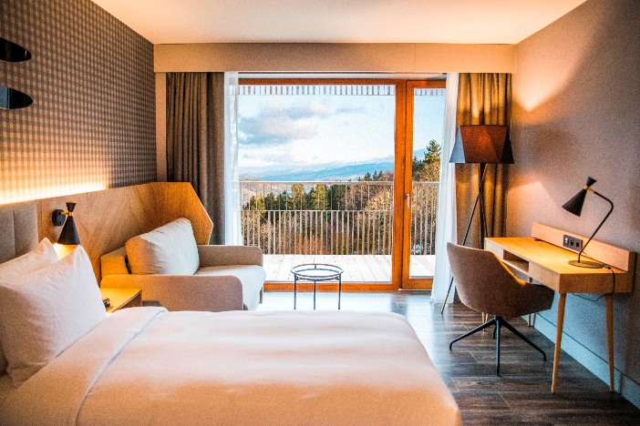 Radisson Hotel W & S