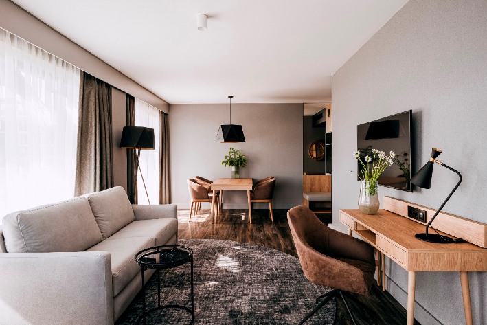 Radisson Hotel W & S