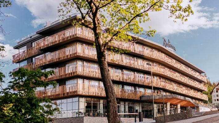 Radisson Hotel W & S