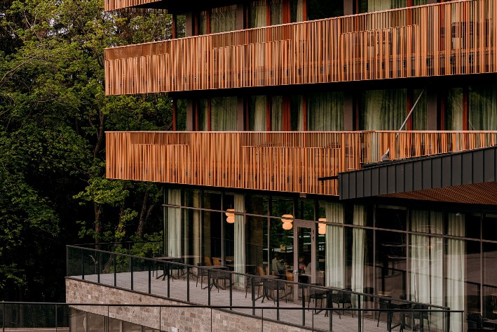 Radisson Hotel W & S