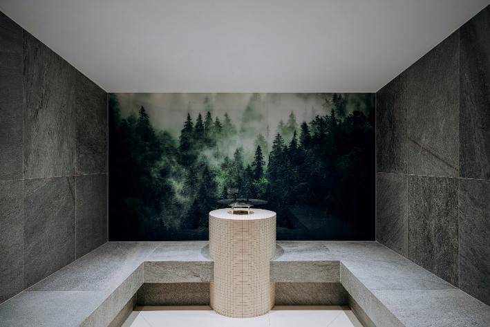 Radisson Hotel W & S