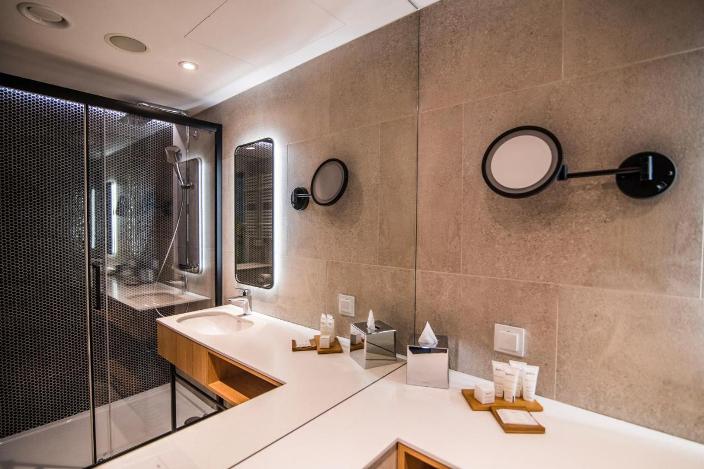 Radisson Resort W & S