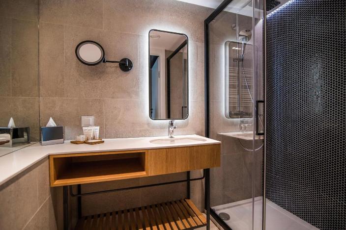 Radisson Resort W & S