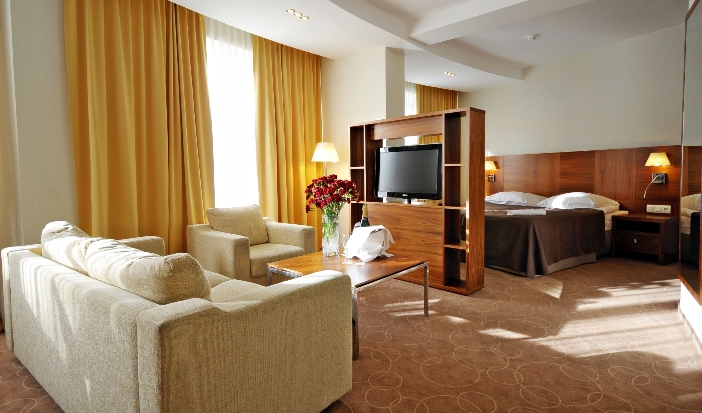 Senator Hotel & Spa W & S