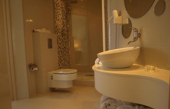 Senator Hotel & Spa W & S